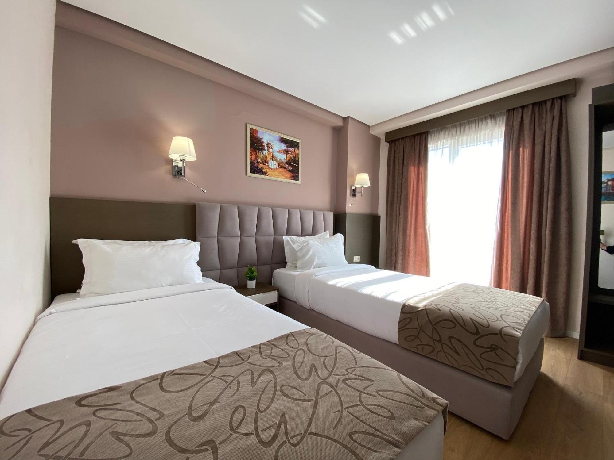 טיראנה Doanesia Premium Hotel & Spa מראה חיצוני תמונה