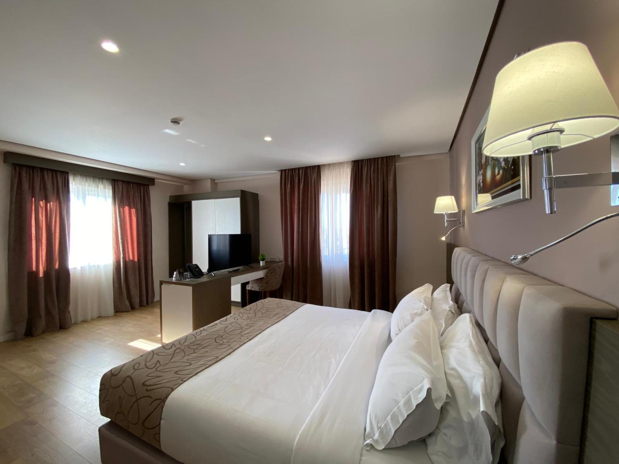 טיראנה Doanesia Premium Hotel & Spa מראה חיצוני תמונה